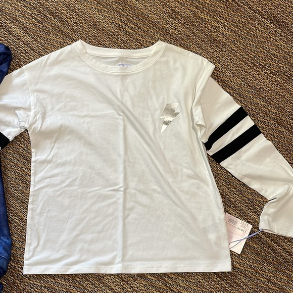 2 top bundle - Picture 3 of 5